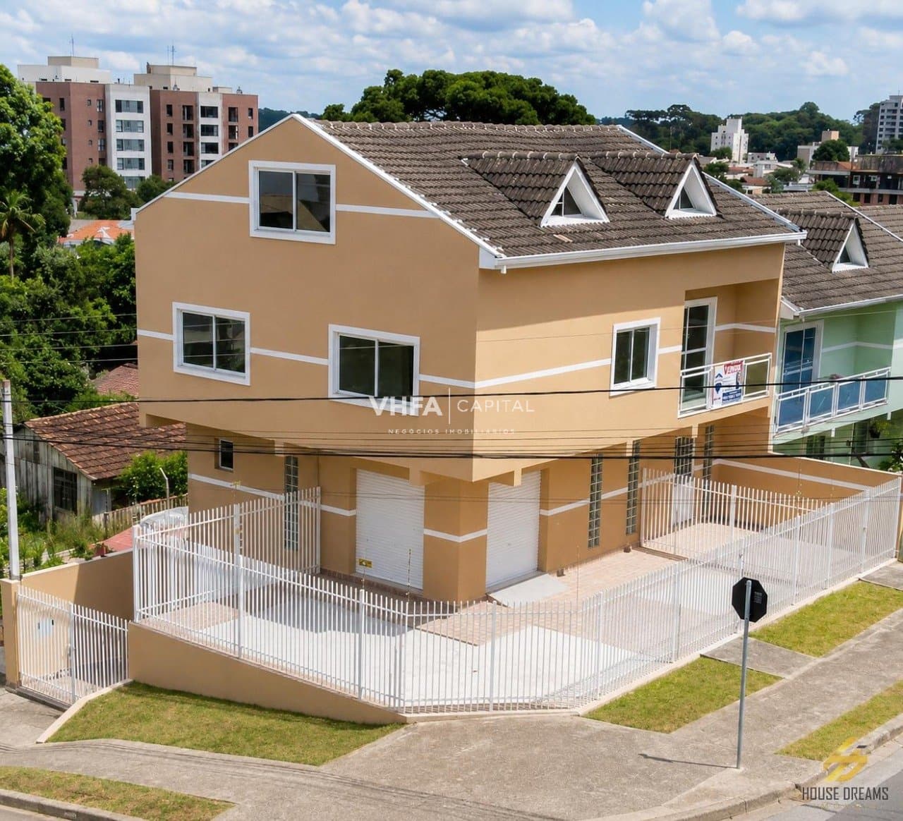 Sobrado em Tingui
